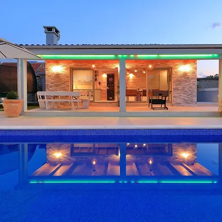 Holiday home Artemis Zadar